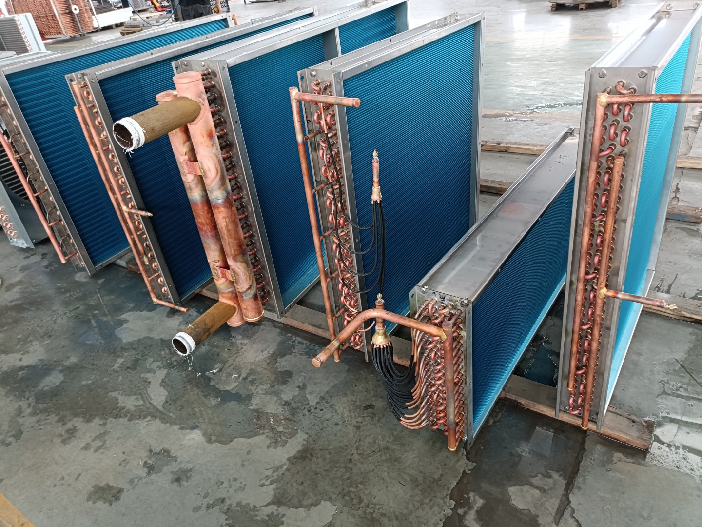 High capacity cooling evaporator for brewery processing