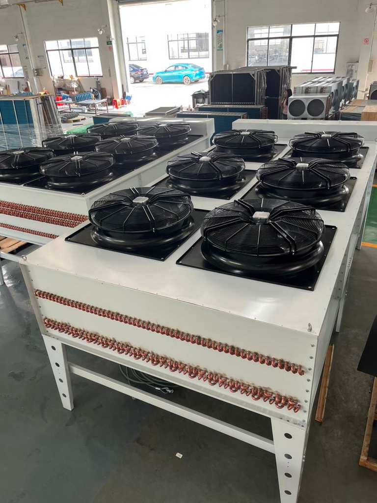 Horizontal Dry Cooler with EC Fan & Water Tank for HVAC Cooling Systems