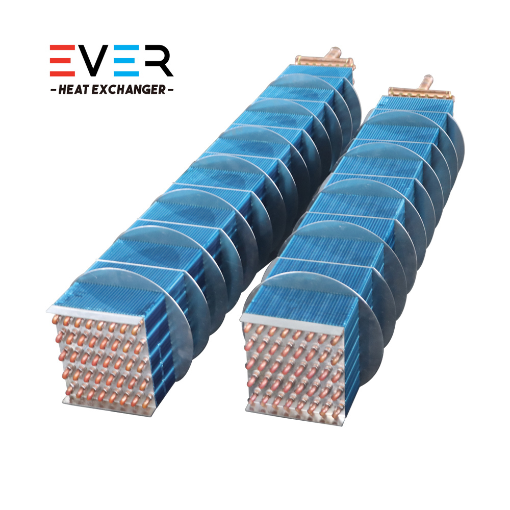 Compact finned evaporator for commercial freezer cabinets