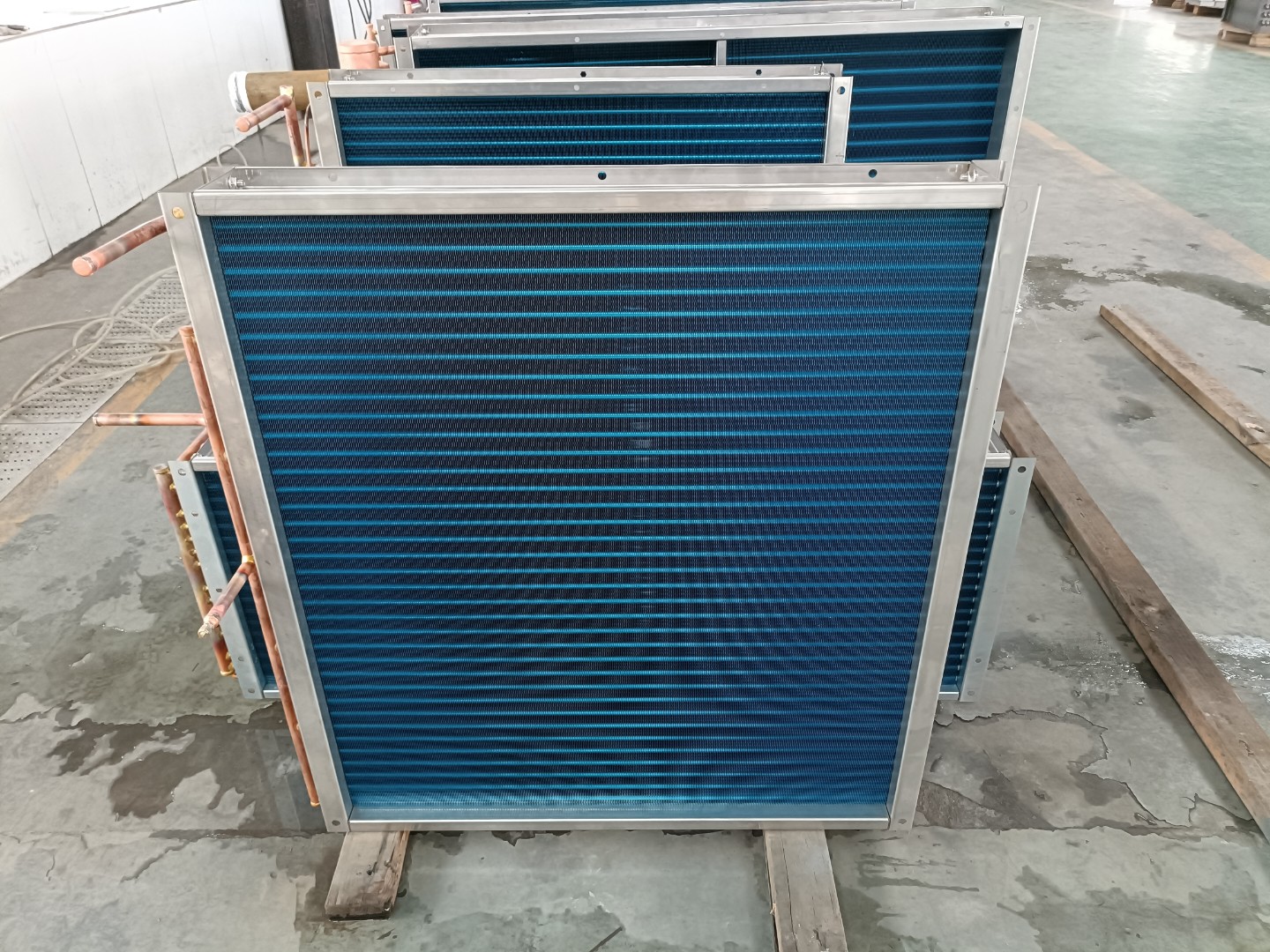 High capacity cooling evaporator for brewery processing